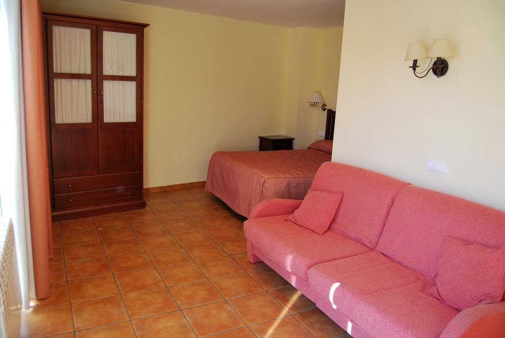 Hotel La Piedra Del Mediodia Cirat Pokoj fotografie